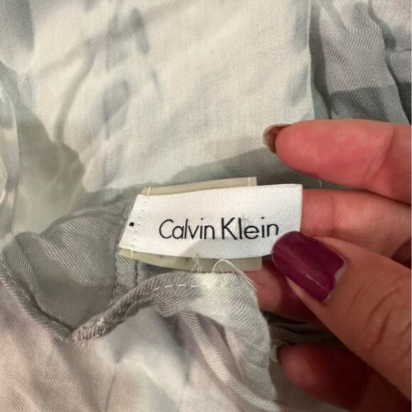🍷Calvin Klein grey and white tie dye printed striped circle infinity scarf - Picture 4 of 6